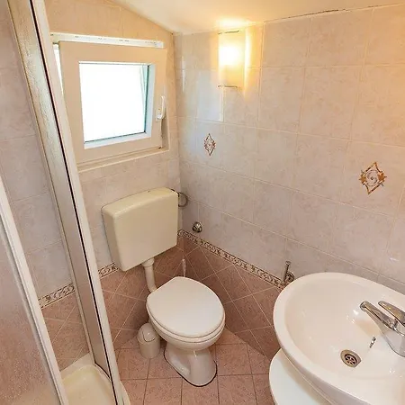 Stunning In With Kitchen בית נופש *