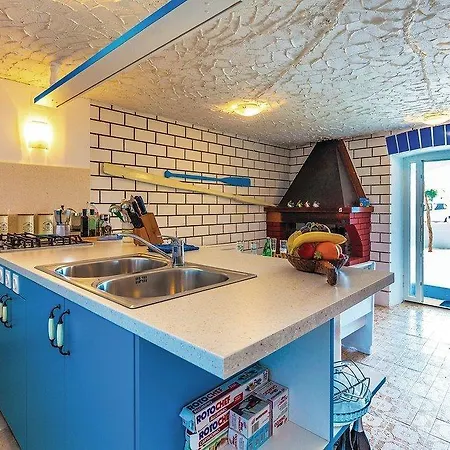Stunning In With Kitchen בית נופש קלימנו